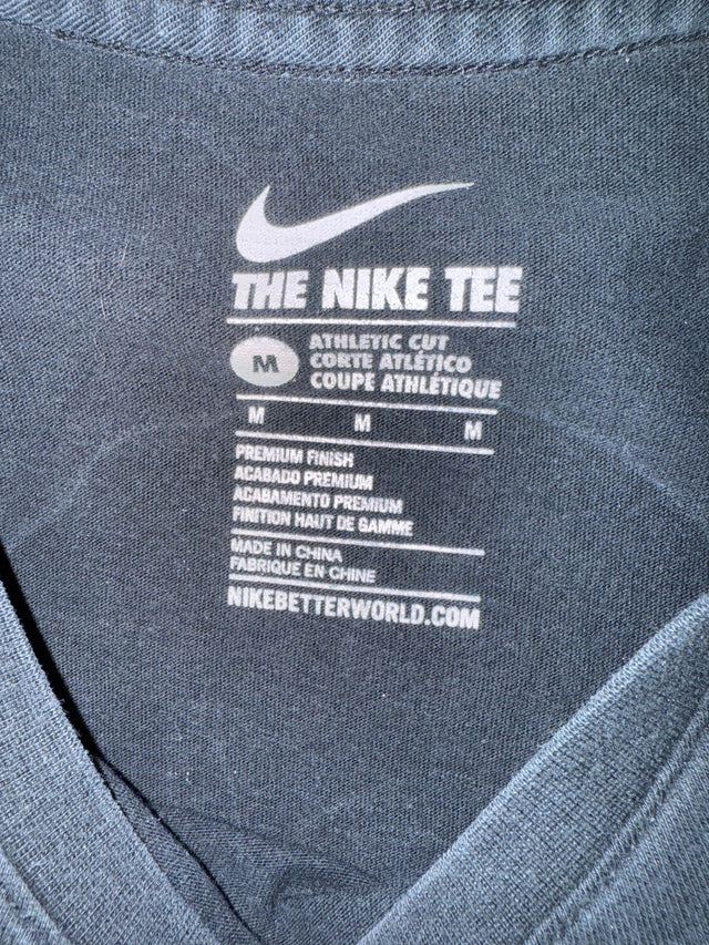 NIKE AM Crew Cobra Graphic Long Sleeve Tee Black (M)