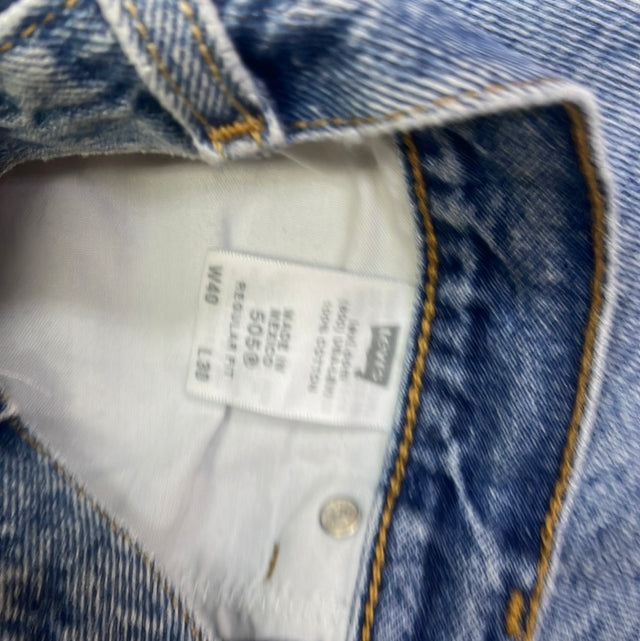 Vintage Levi’s 505 Made In Mexico Jeans 40x30