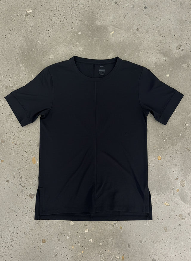 Nike Yoga Dri-Fit Slim Fit Tee Black (M)