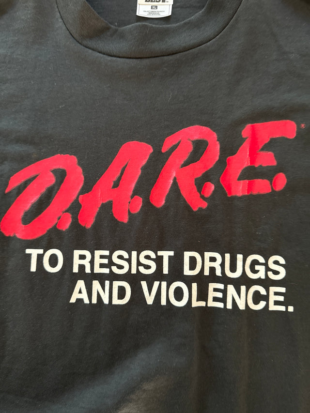 Vintage D.A.R.E. “To Resist Drugs and Violence” T-Shirt 1990s Fruit of the Loom Best Tag (Black XL, Made in USA)