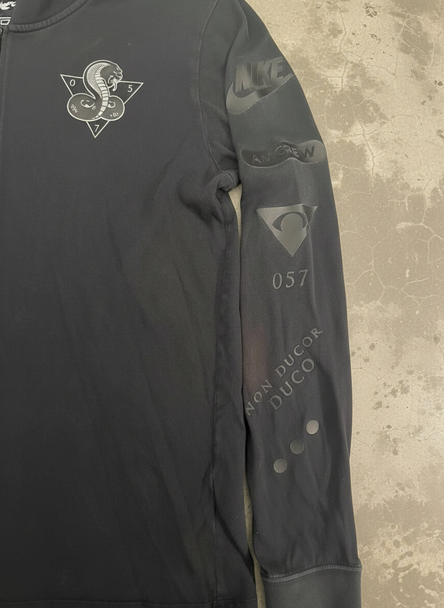 NIKE AM Crew Cobra Graphic Long Sleeve Tee Black (M)