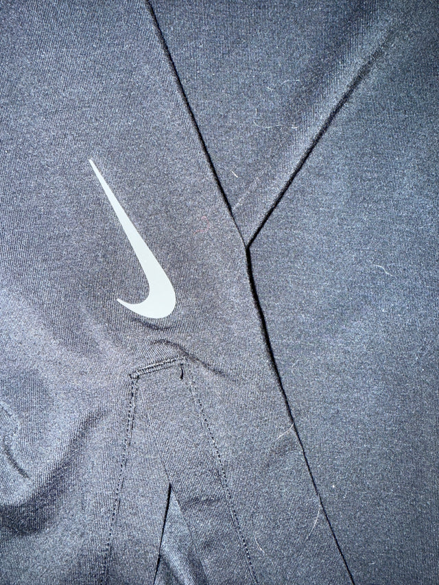 Nike Yoga Dri-Fit Slim Fit Tee Black (M)