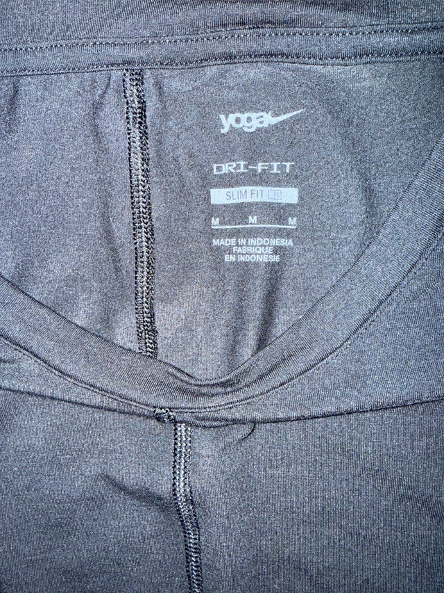 Nike Yoga Dri-Fit Slim Fit Tee Black (M)