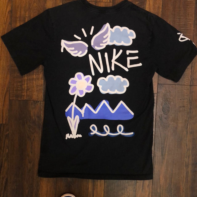 Nike Doodleglpyh Shirt Small