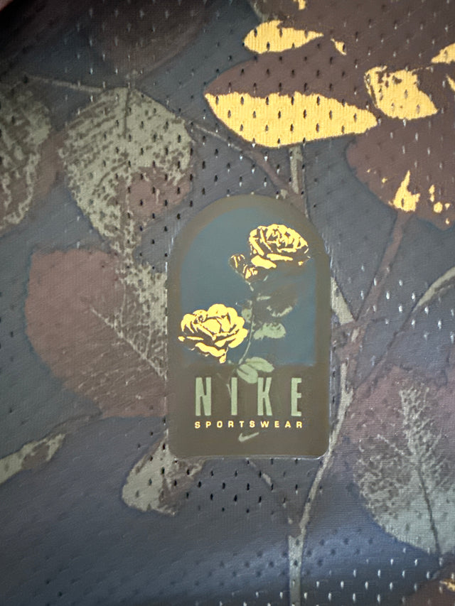 Nike Sportswear Dri-Fit Rose Print Button-Up Jersey (Black/Gold, M)