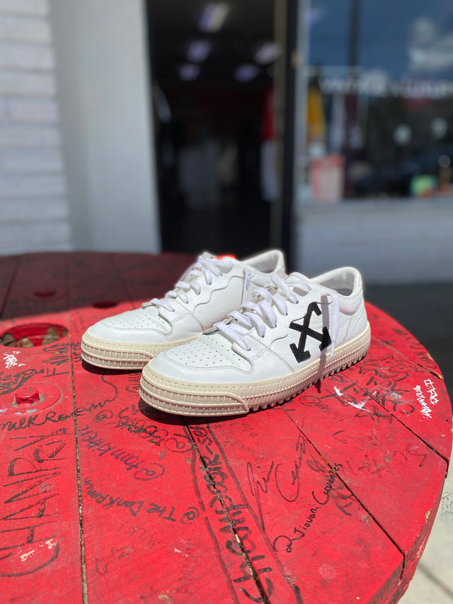 Off-White “3.0” polo low Size 7.5