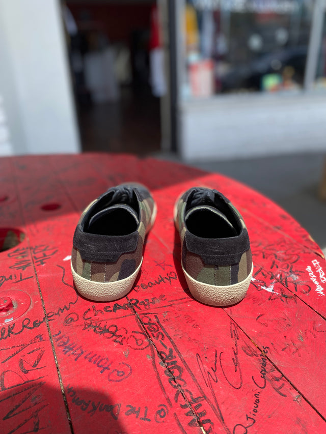 Saint laurent bred sneakers deals