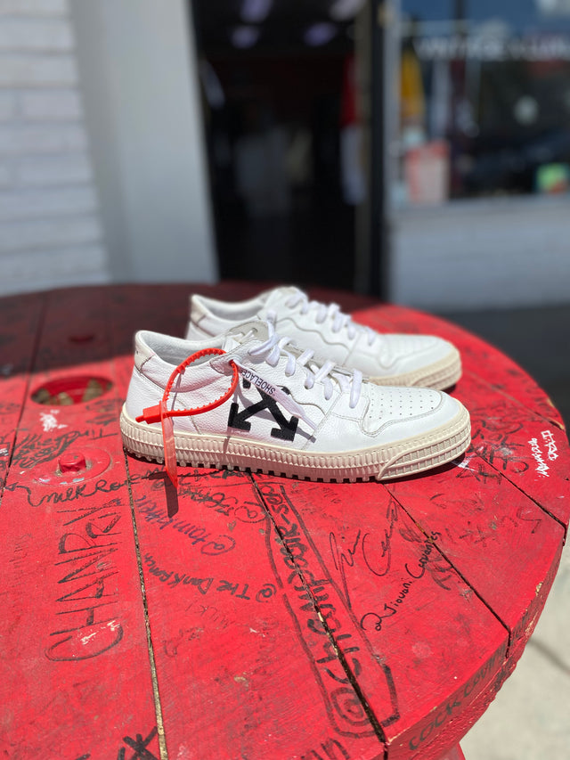 Off-White “3.0” polo low Size 7.5